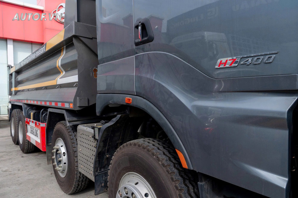 Xe ben ChengLong 4 chân H7 400HP Thùng 14 Khối (Cầu Dầu)